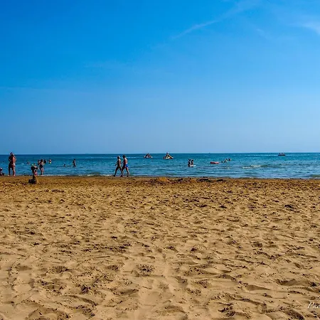 Daire Sand, Sun, And Enjoy Your Escape